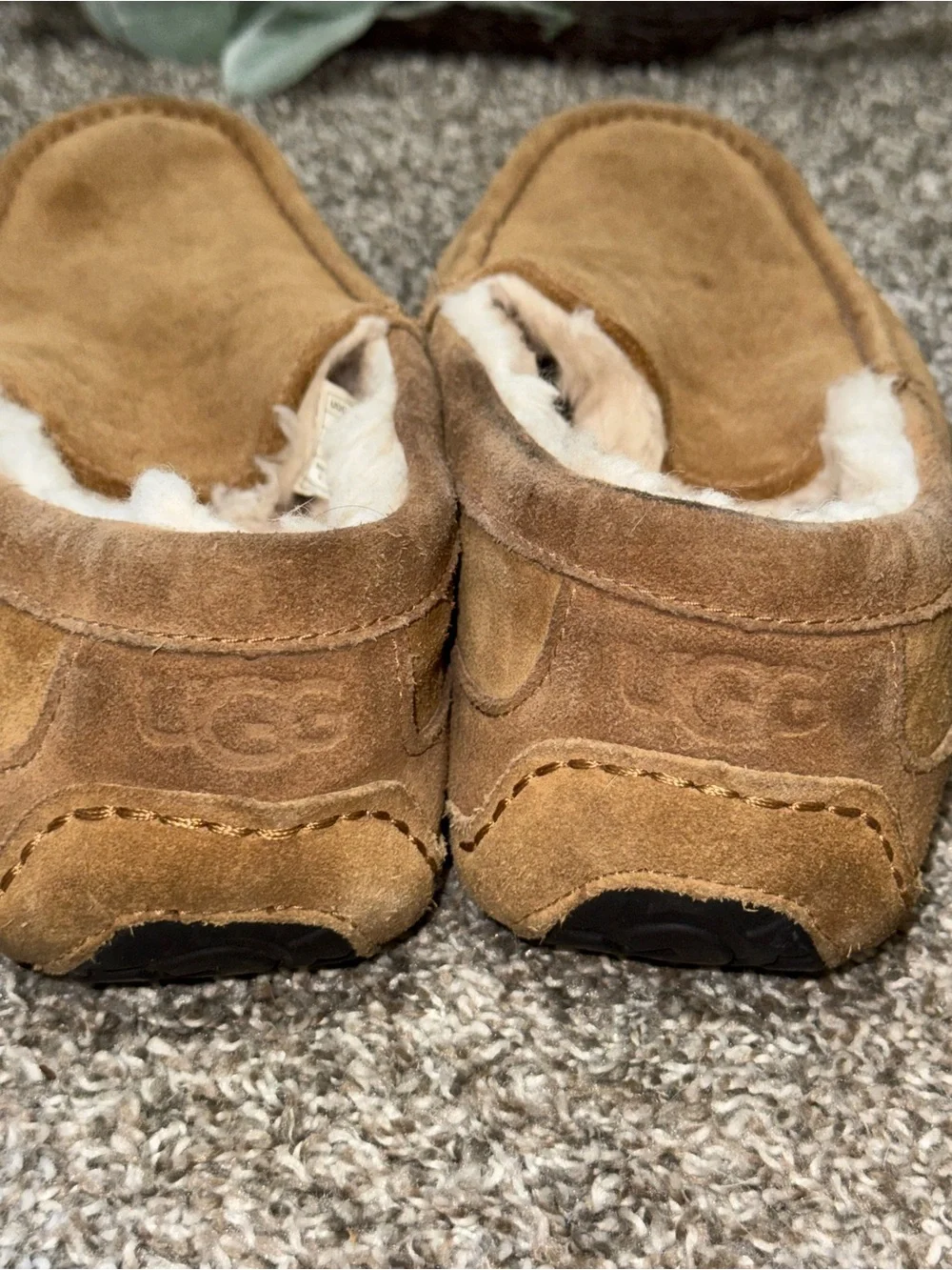 UGG men’s size 12 tan suede slippers